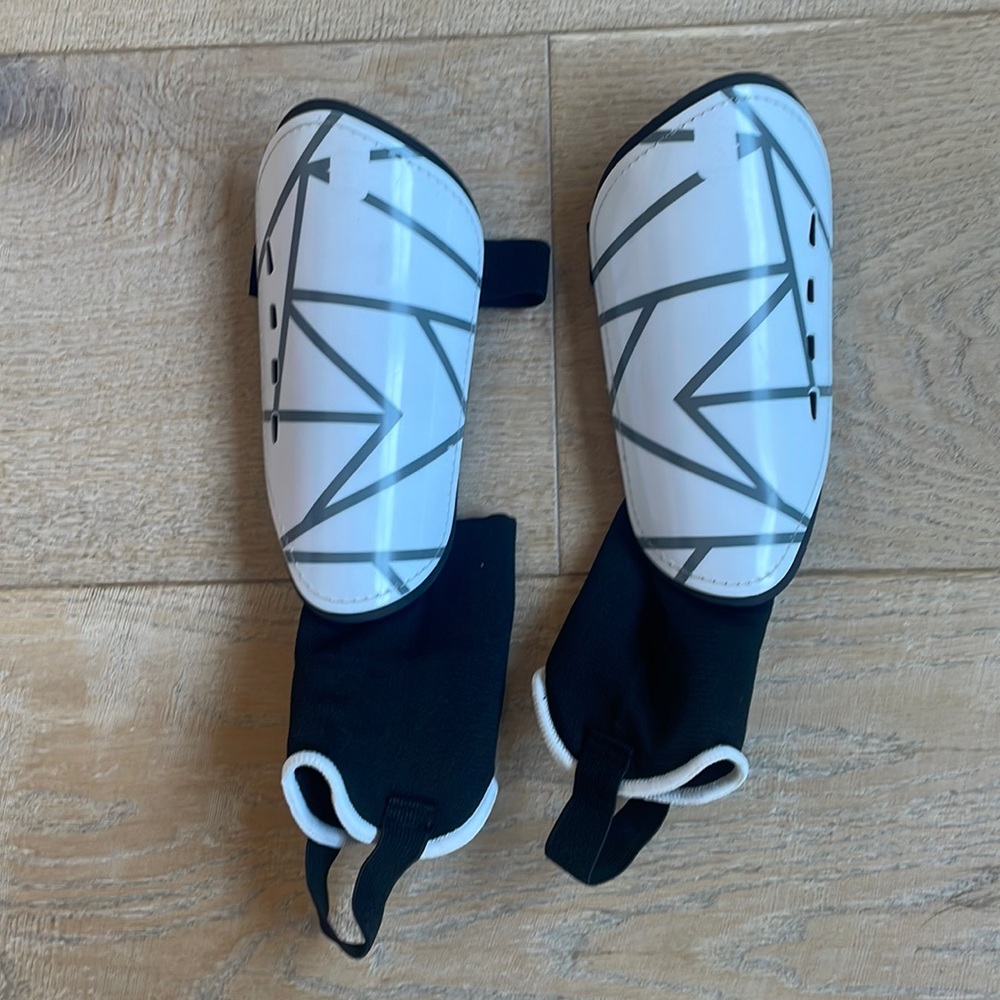 LIKE NEW Soccer Shin Guards XL up to 5’3 tall youth/adult size with ankle pads